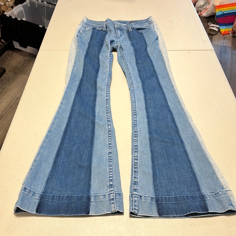 Ladies Bellbottom Bootcut Jeans by Grace in LA size 27